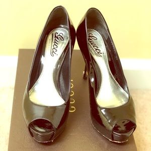 Gucci Vitello Vernice Black Patent Heels (size 35)